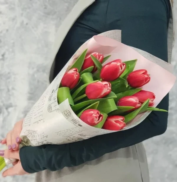 9 голландских тюльпан